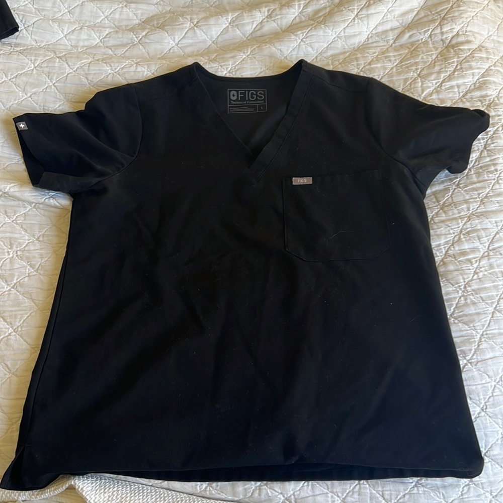Figs scrub top size L